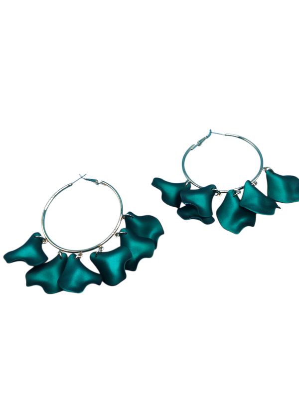 EARRINGS. E37