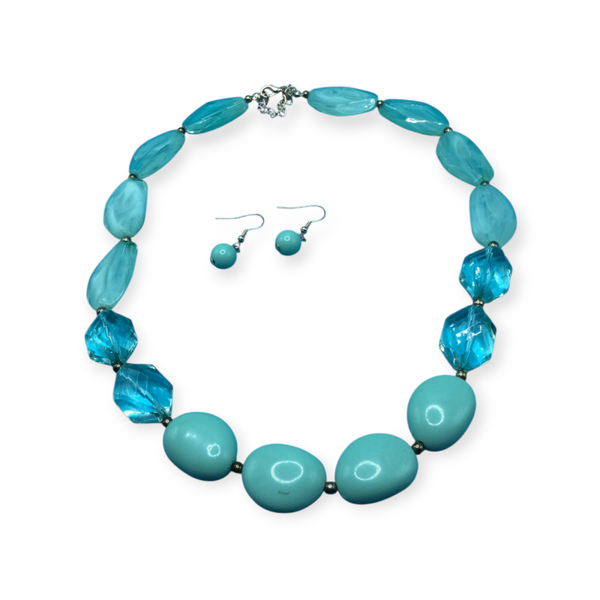 Necklace and earrings set. S20