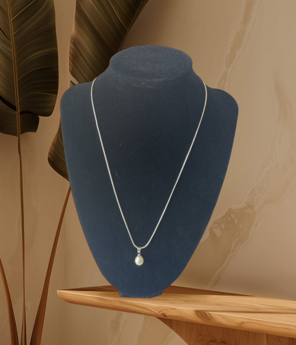 HANDMADE sterling silver and pearl necklace A025