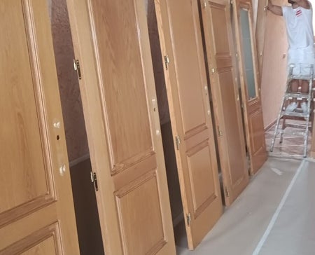 Pintura y lacado de puertas antes
