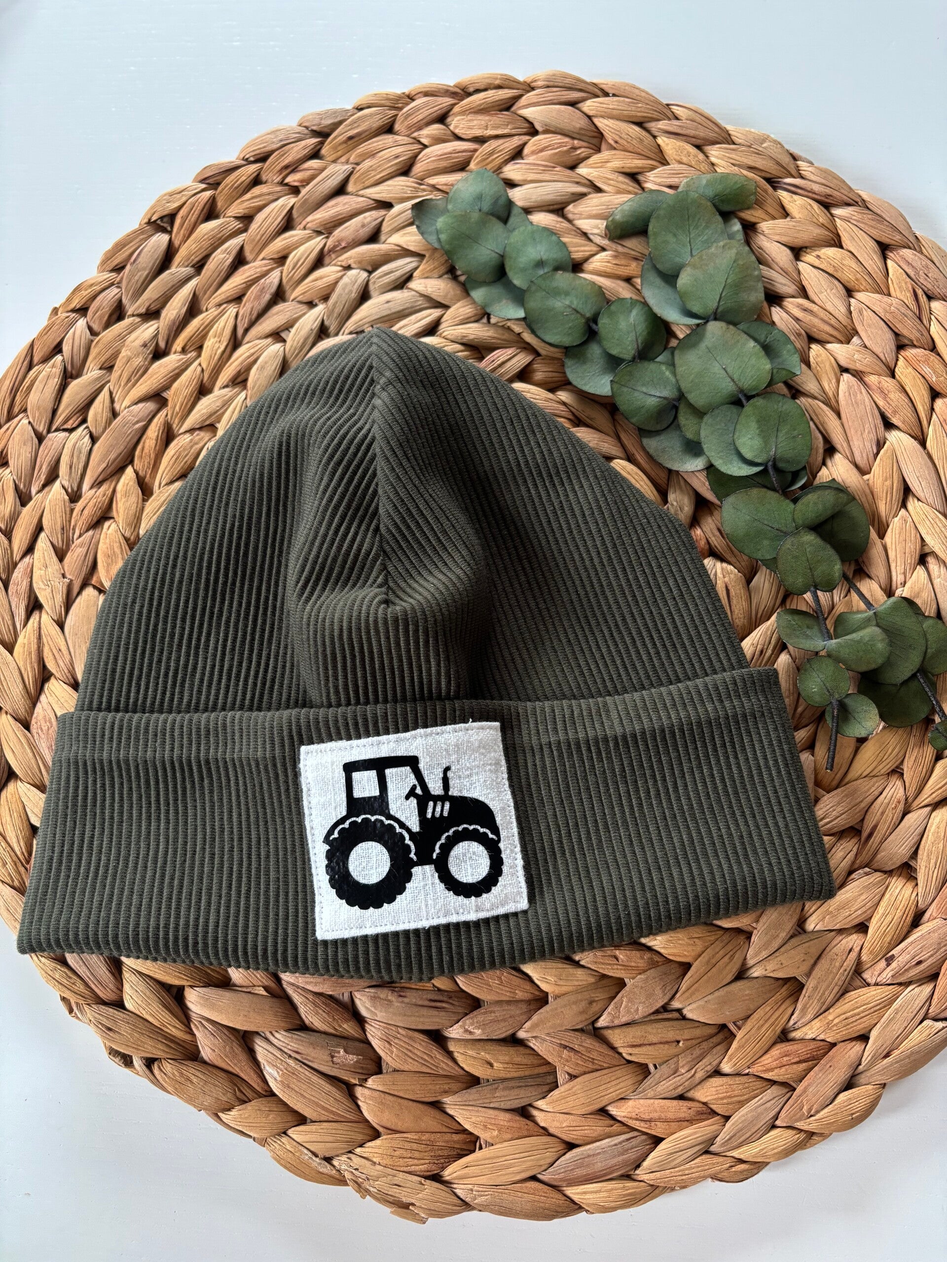 Hipster Beanie Gr. 50 mit Patch " Trecker" - doppellagig