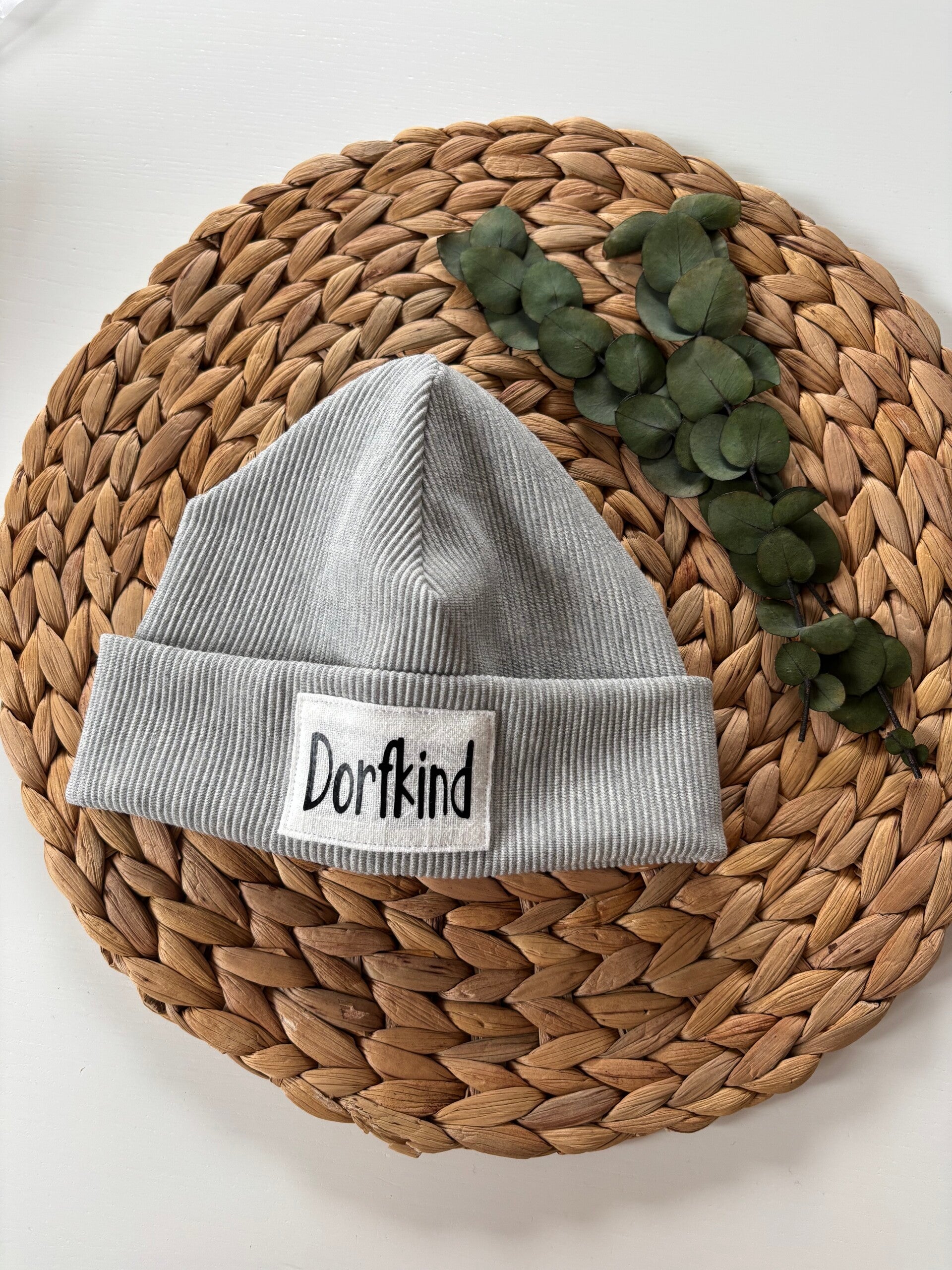 Hipster Beanie Gr. 45 mit Patch "Dorfkind" - doppellagig