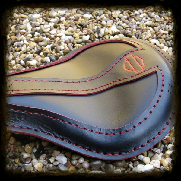 SITZ UNIVERSAL HARLEY-DAVIDSON LOGO RED