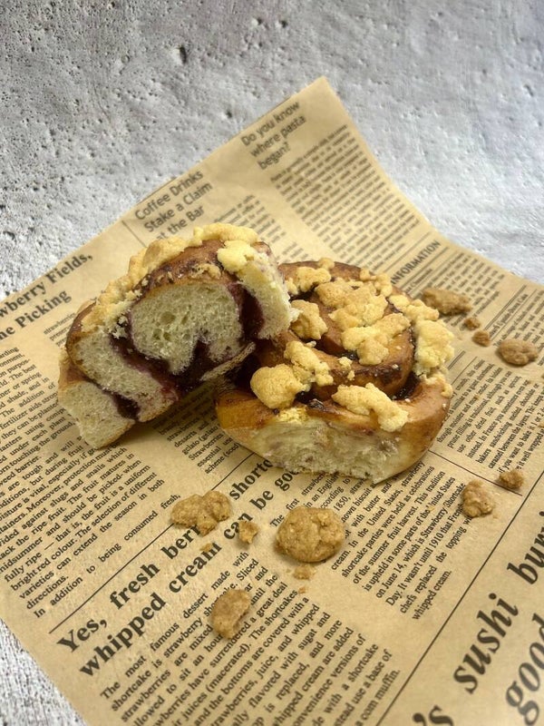 Blaubeer-Streusel-Schnecke