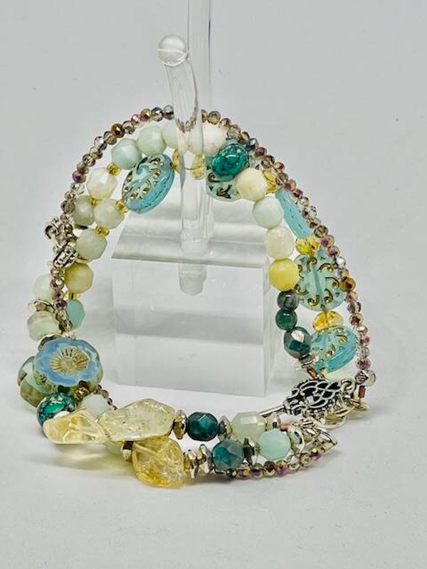 CZECH GLASS FLOWER BEADED BRACELET