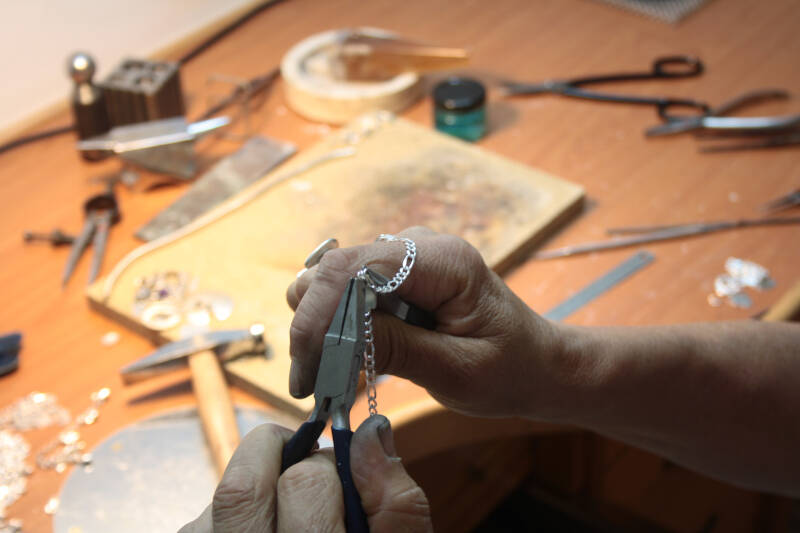 Zilversmeden in ons eigen atelier