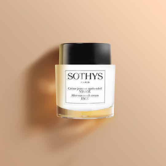 After-sun youth cream face
