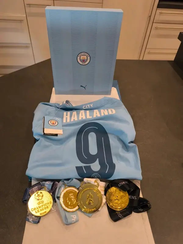 Originales Erling Haaland Trikot Box Sonderedition 2023/24 Premier League