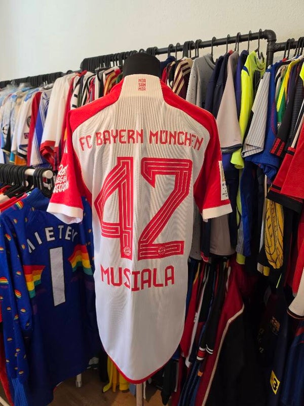 FC Bayern München – Bundesliga – Jamal Musiala #42 – 2023/24 – BNWT – Gr. M