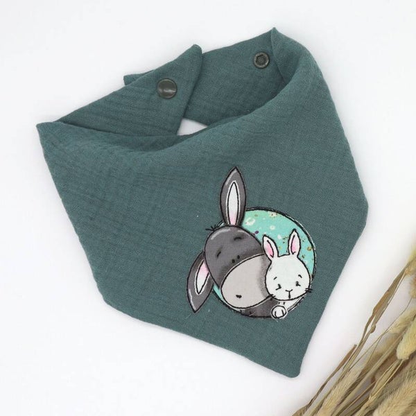 Musselin Halstuch Dusty green mit Esel und Hase 0-3 Jahre