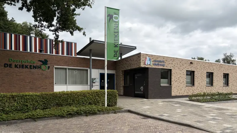 Klein Comité speelt voor de biljartclub Kiekenhof