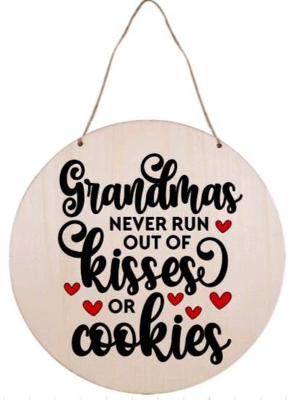 Grandmas never run out of kisses or cookies - Rond