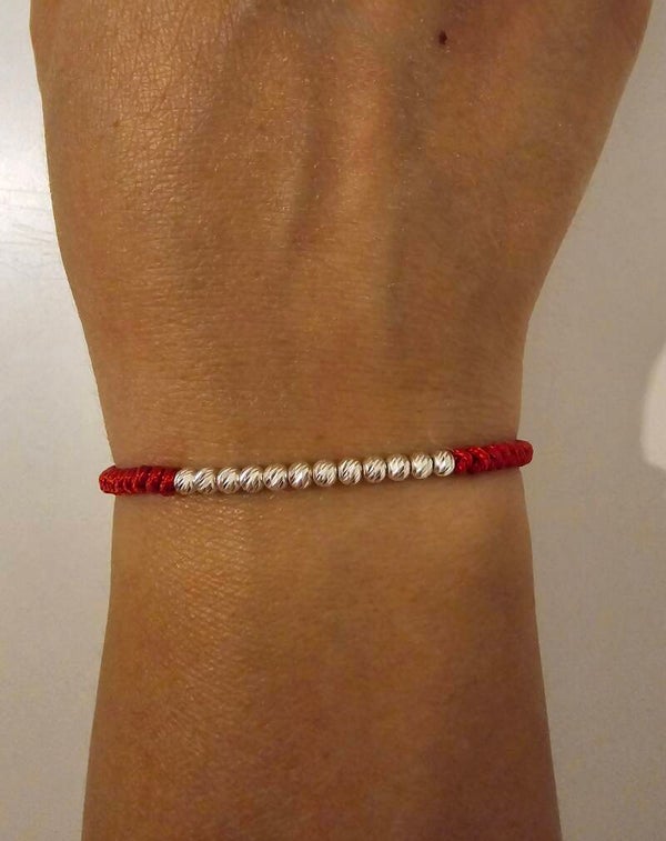 Bratara cu Lucky Knots (Noduri Norocoase)