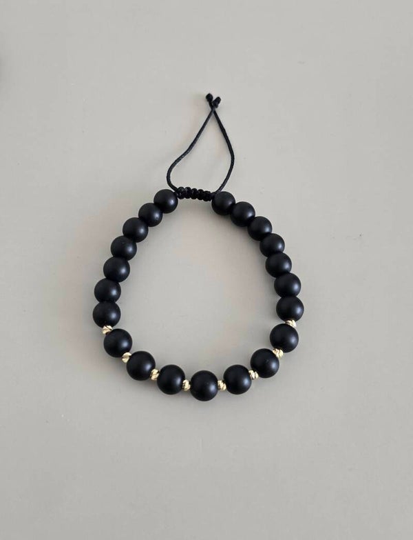 Bratara cu pietre Onix Negru Mat si 8 sau 10 bilute aur 14k