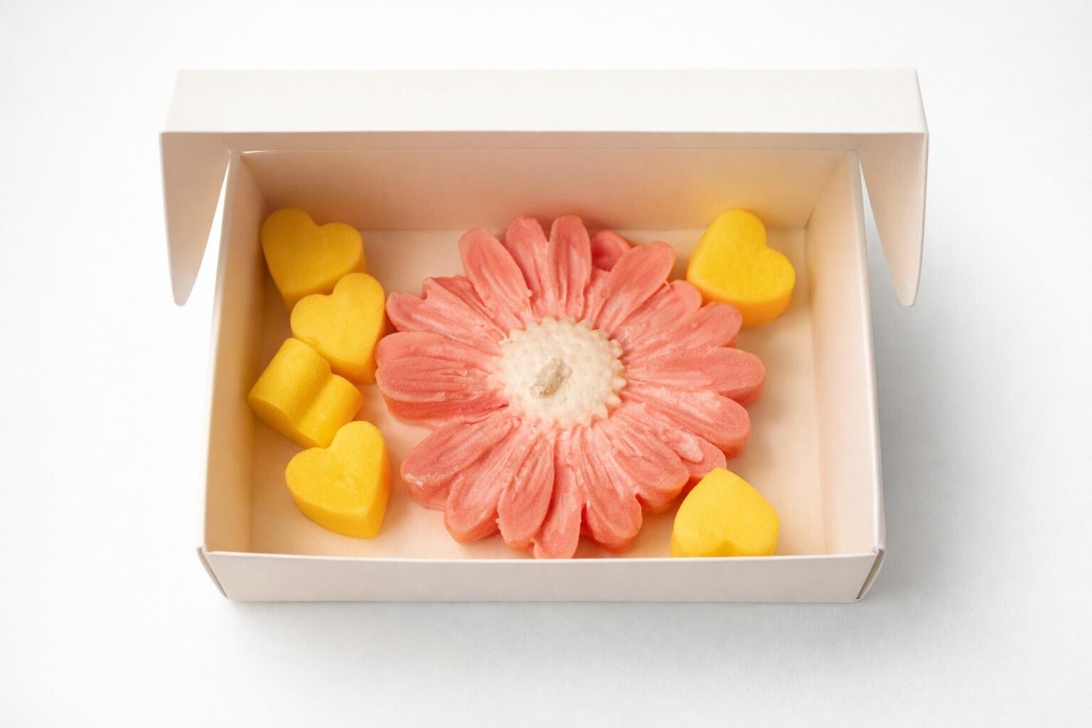 Soy Wax Flower & Heart Gift Set - Scented Candle & Wax Melts