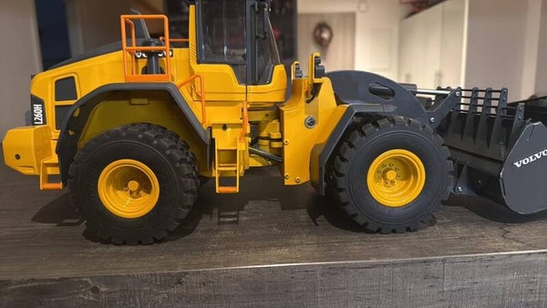 Chargeuse sur pneus Volvo L260H RC 1/16
