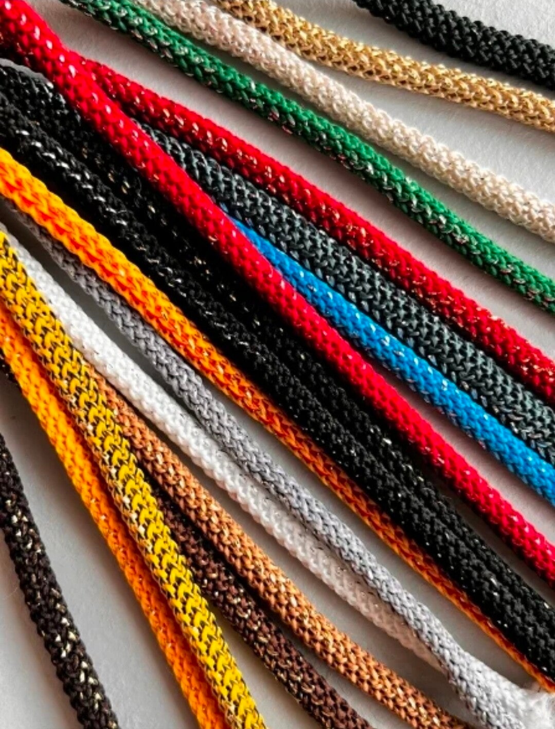 Polyesternor 6 mm Hvit med sølv lurex