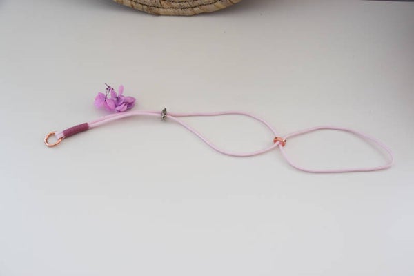 Geschirr hell rosa
