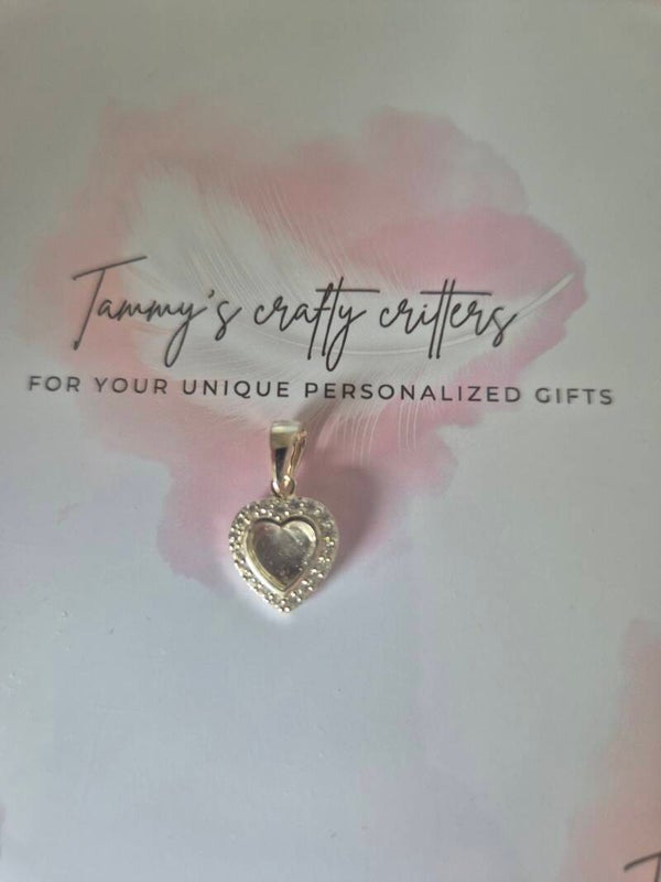 Glam and sparkle pendant and necklace