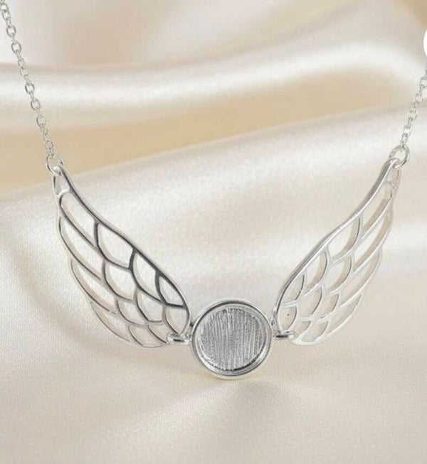 Treasured memories pendant and necklace