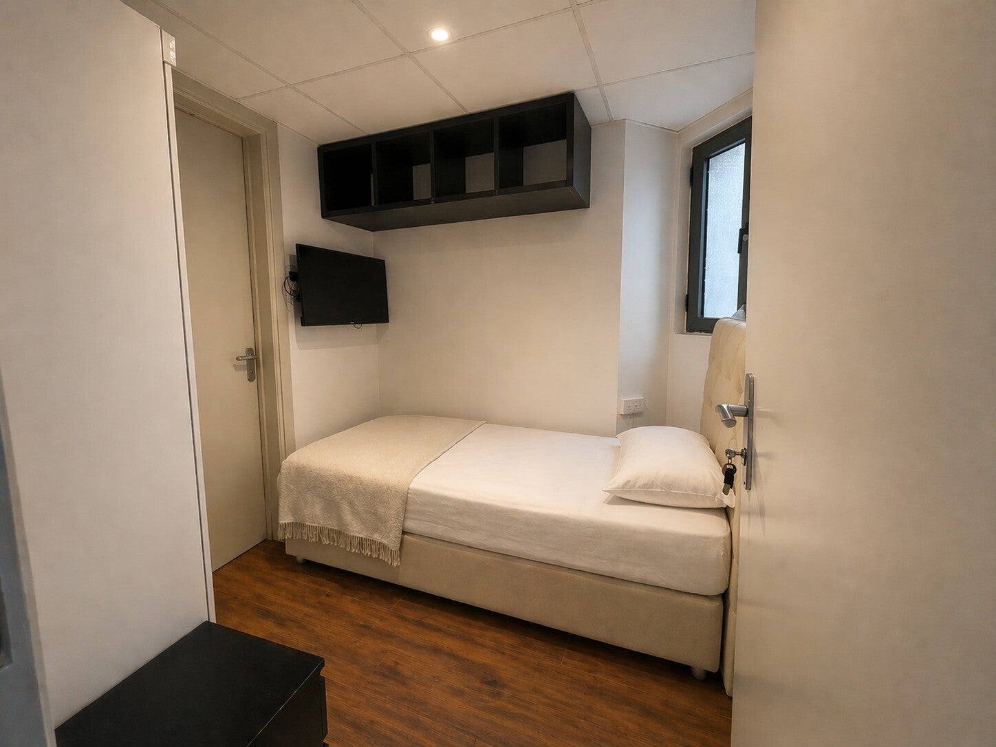 Single Attached Bathroom