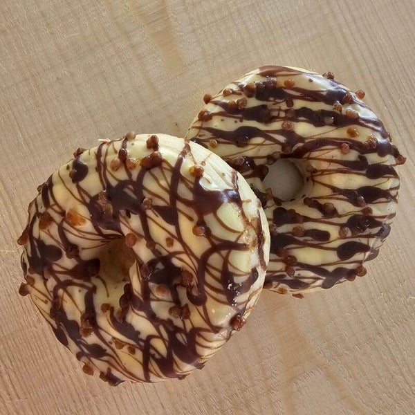 Donut 'crème brûlée filled'