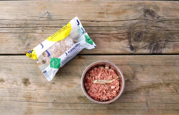 J - Kat - Vleesmmix fijn 250 gr. (eend, kalkoen, kip, rund en lam)