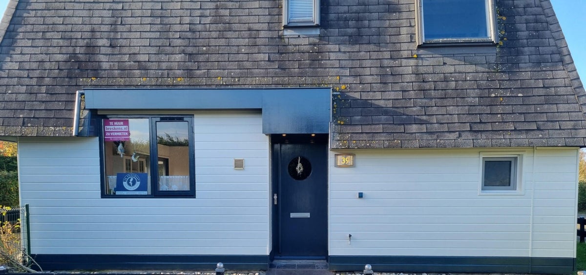 Dezelfde vakantiewoning na het schilderen