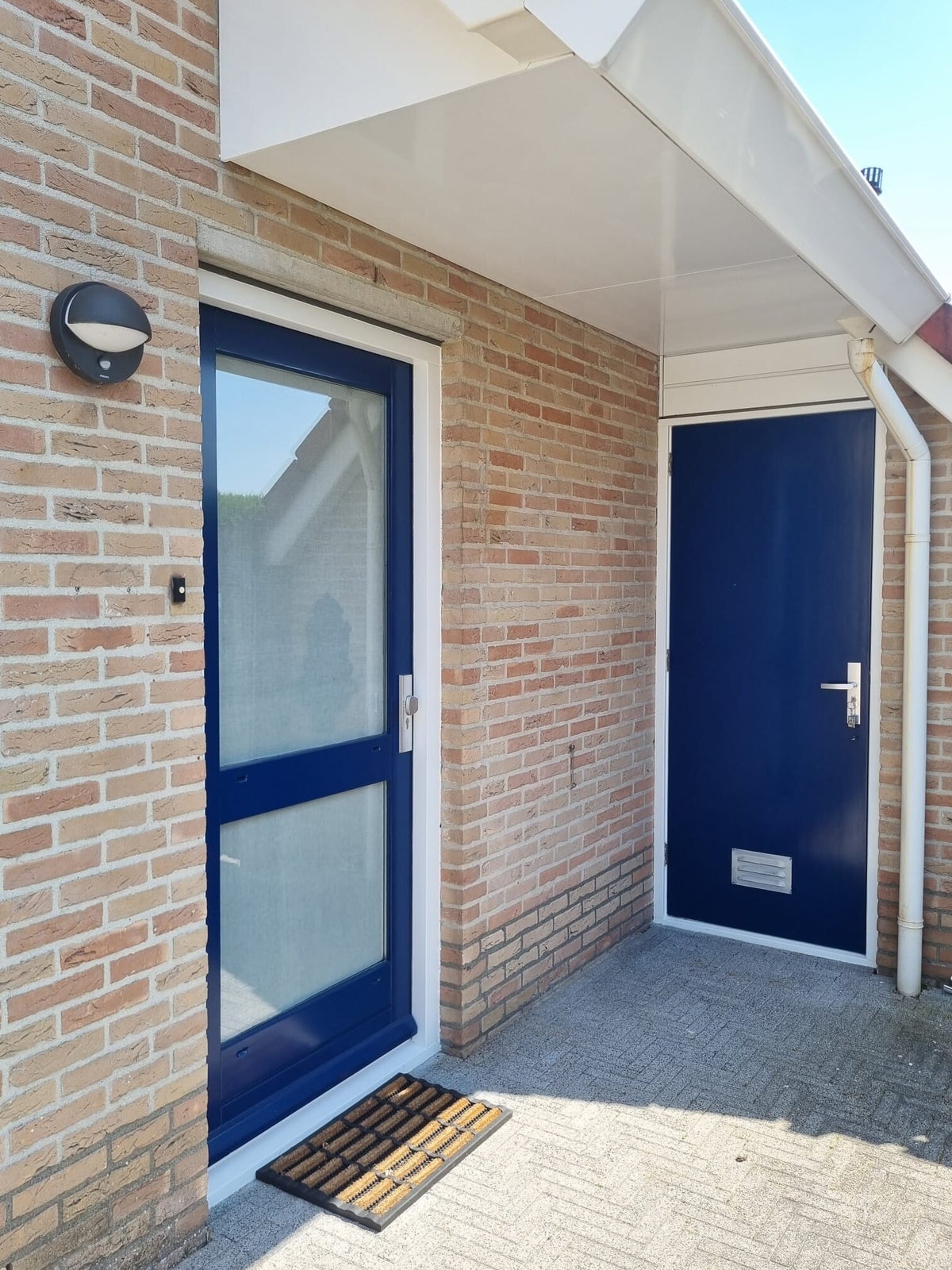 Buitenkozijnen en deuren geschilderd door AB Paintwork