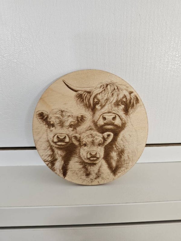 Holzbild "Highland Rinderfamilie" - lasergraviert