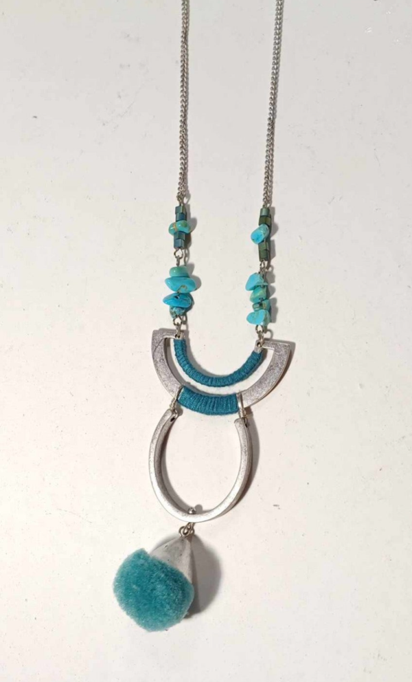 Blauwe zilverkleurige lange ketting