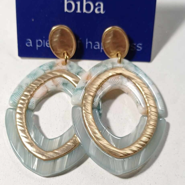 Romantisch blauwe biba oorbel