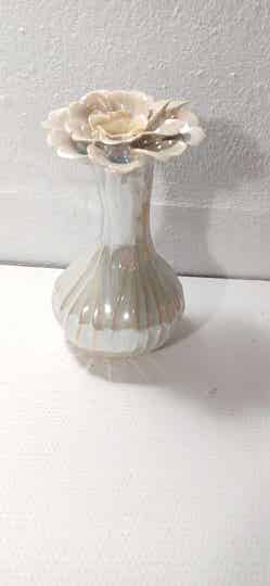 Ivoorkleurige bloem vaas