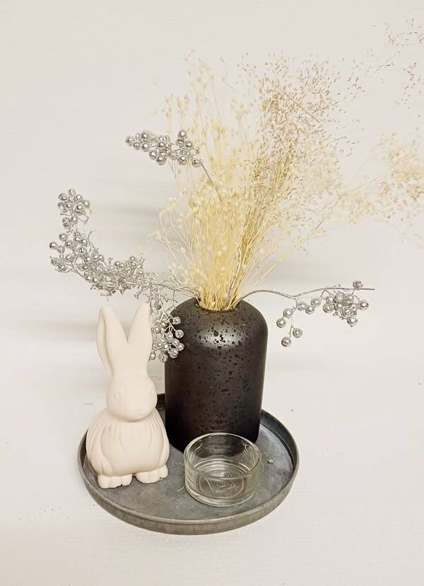 Pasen in grijs en wit