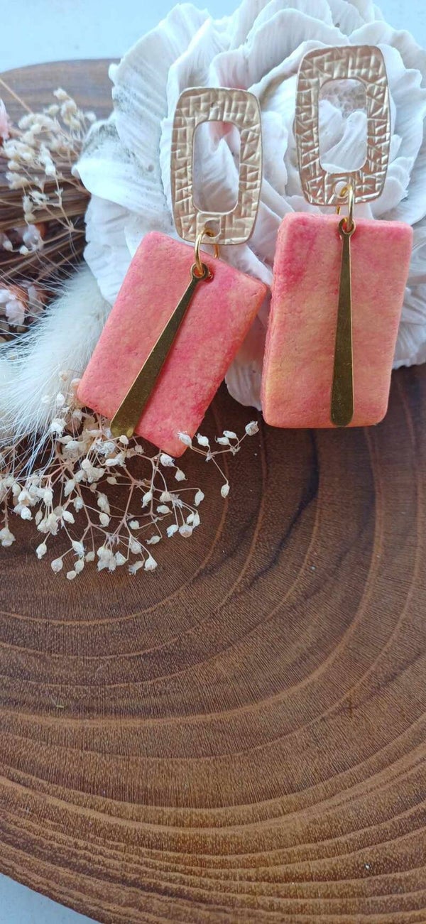 Sunkissed oorsteker uit klei