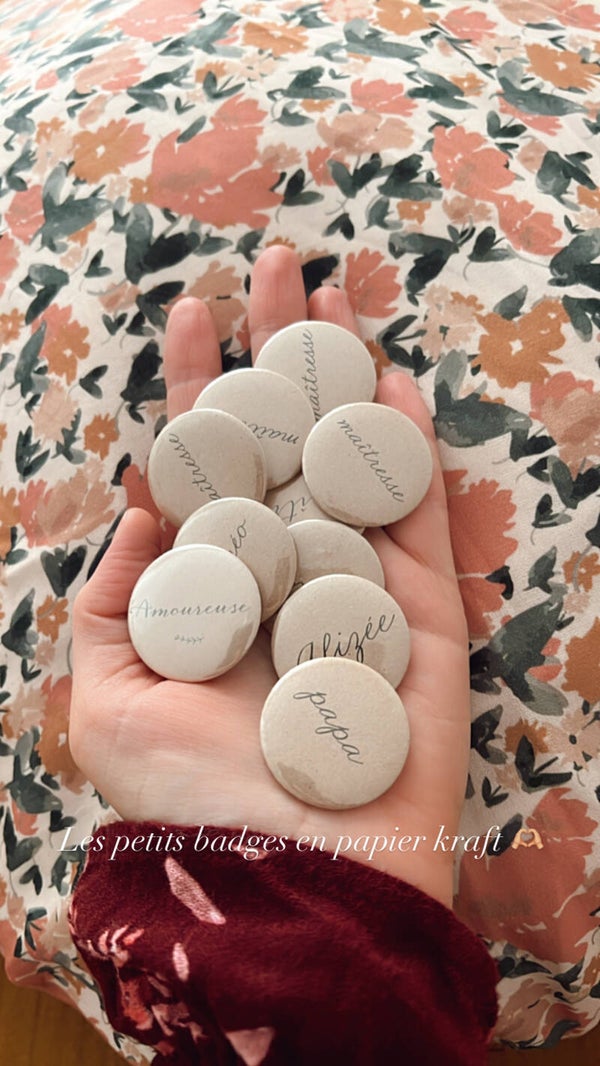 Atelier, créations de badges