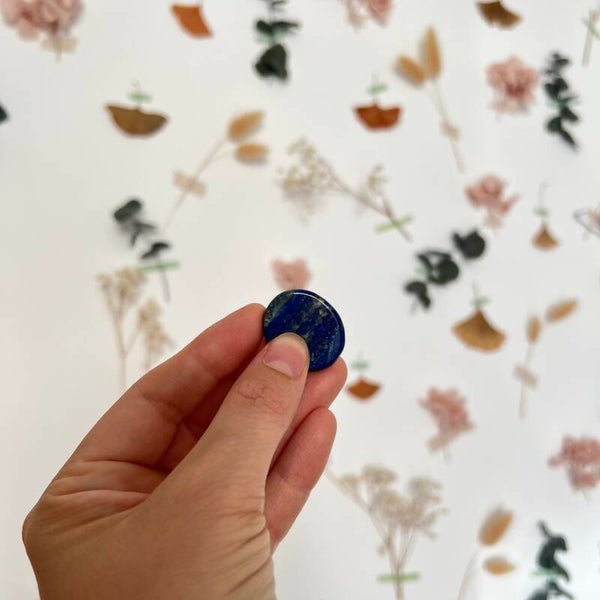 Lapis lazuli, galet de méditation