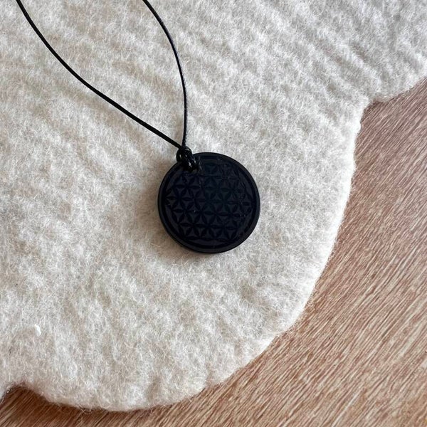 Shungite, pendentif fleur de vie