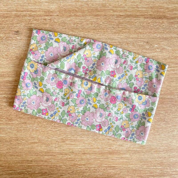 Le distributeur à mouchoirs, betsy rose