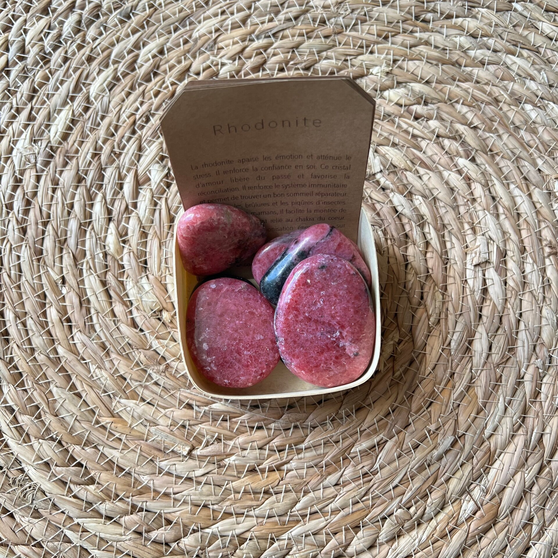 Rhodonite, galet de méditation