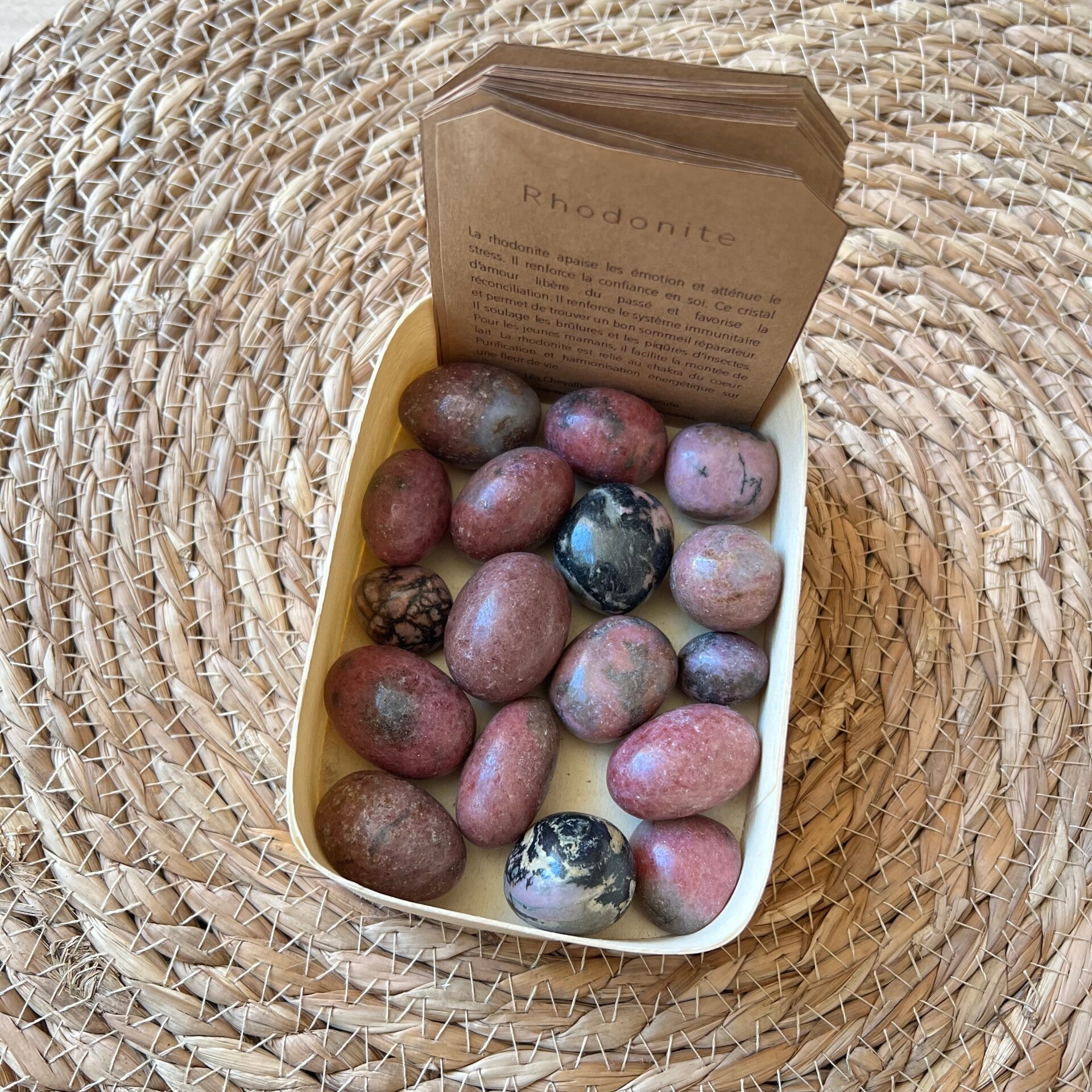 Rhodonite, pierre roulée