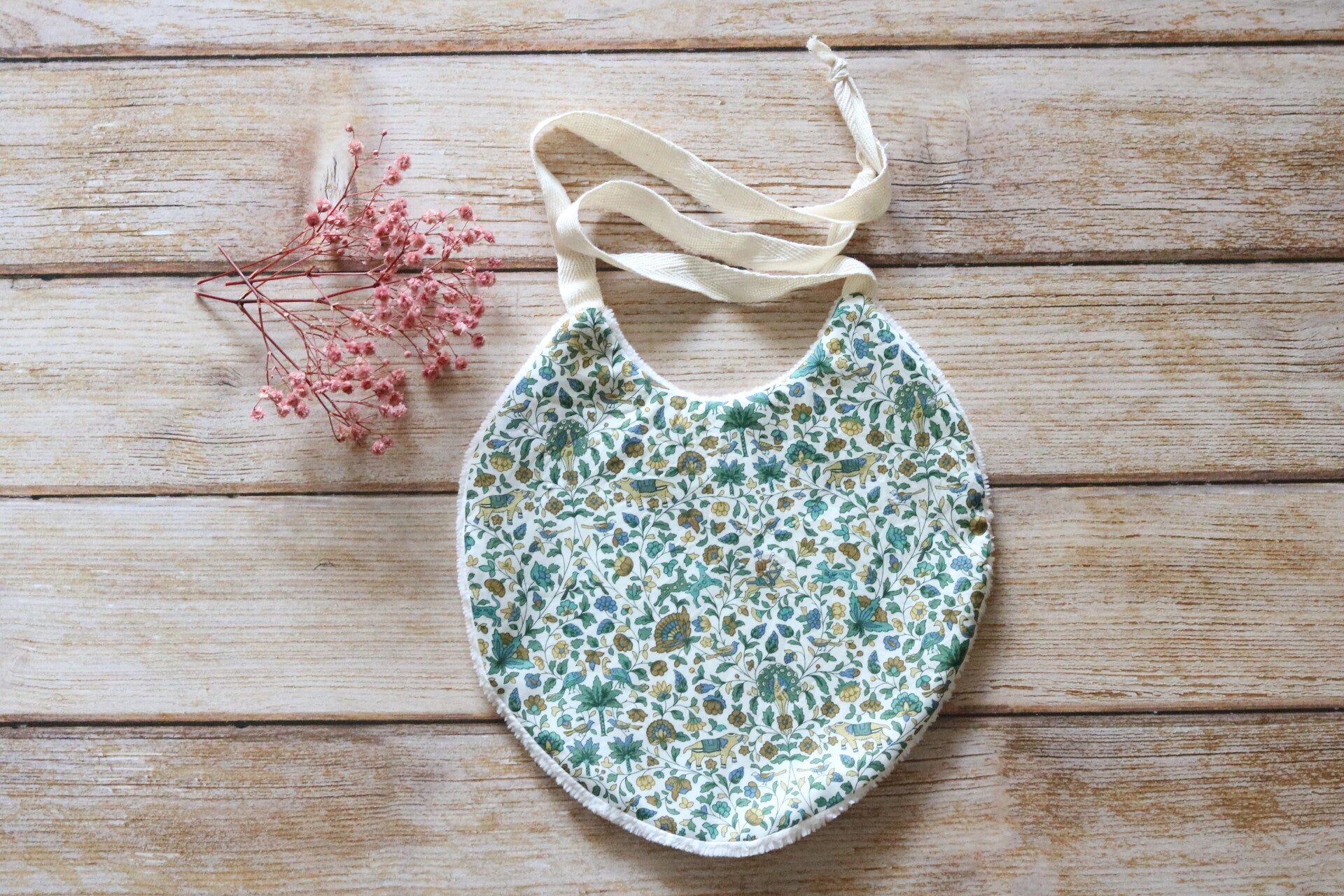 Bavoir, liberty sauvage