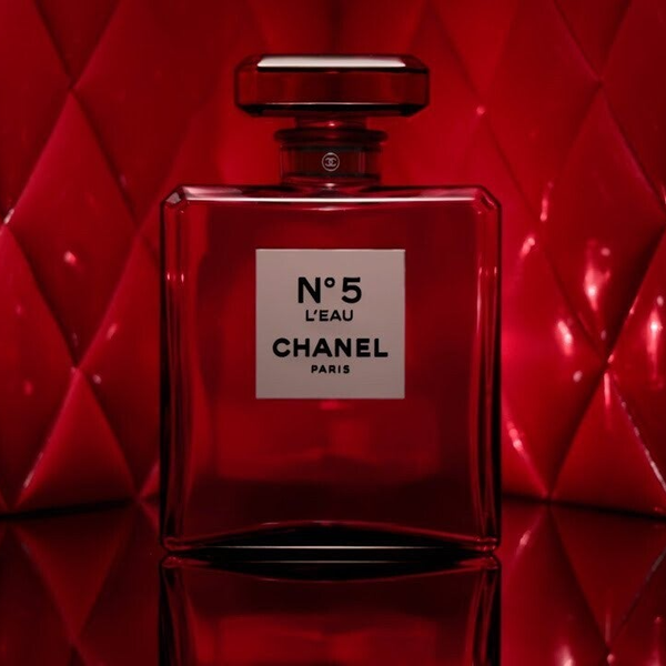 CHANEL - No.5 L’Eau Red
