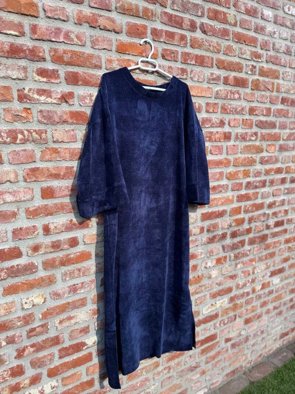 Donkerblauw
