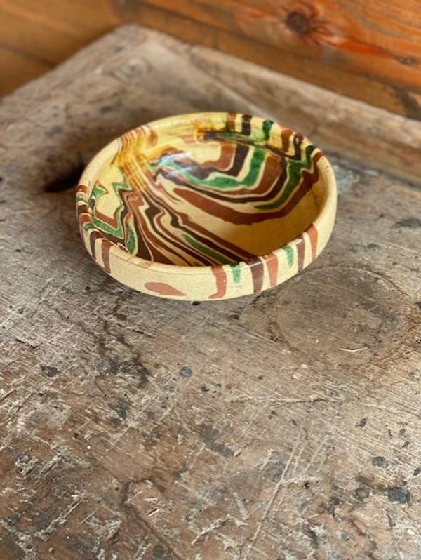 Oude keramische schaal