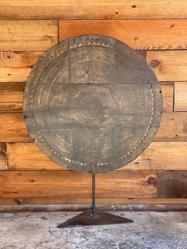 Houten wiel op standaard