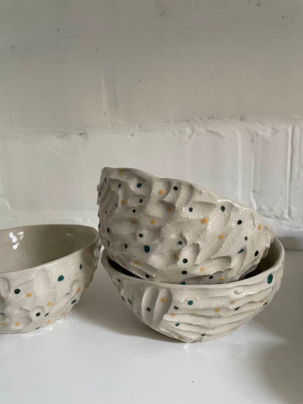 Kommetjes voor aperitief met stippen