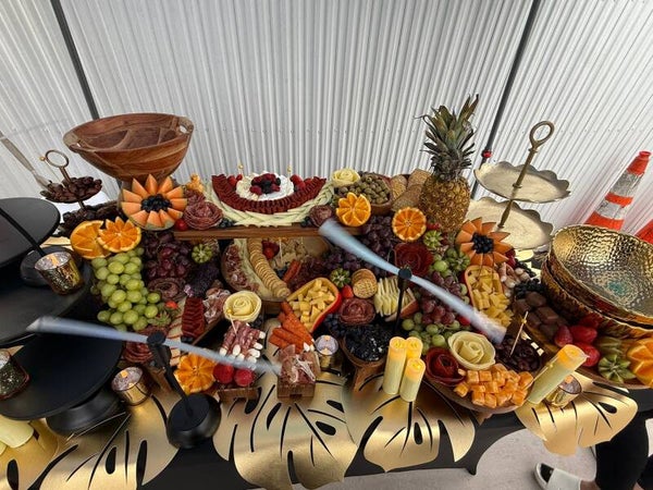MESA PARA 40 PERSONAS.