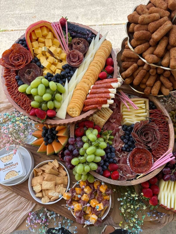 MESA PARA 50 PERSONAS.