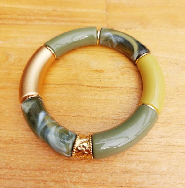 Elastische armband met acrylbuisjes, Olijfgroen